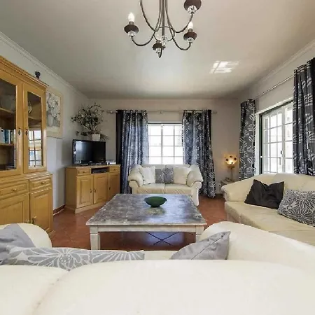 Esta Espacosa Villa Com Piscina * Guia (Faro)